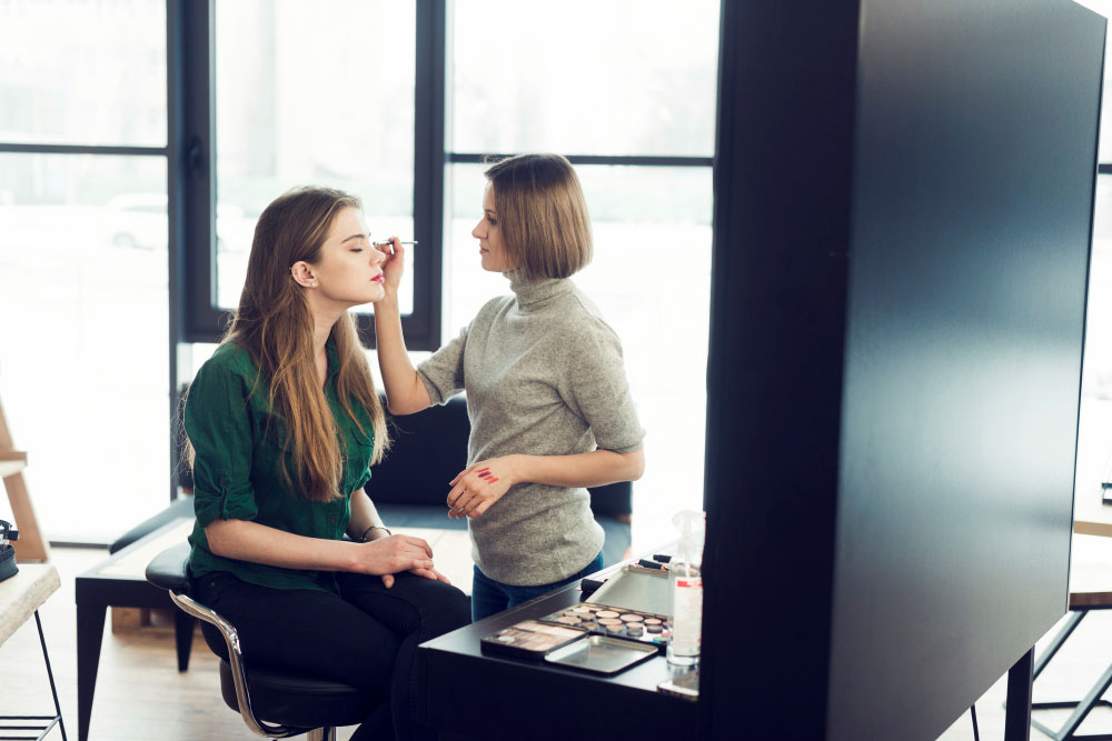 Internet-Based Bridal Makeup for Different Face Shapes