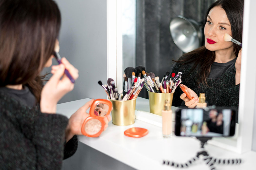 Online Makeup Training Programs With Practical Experience